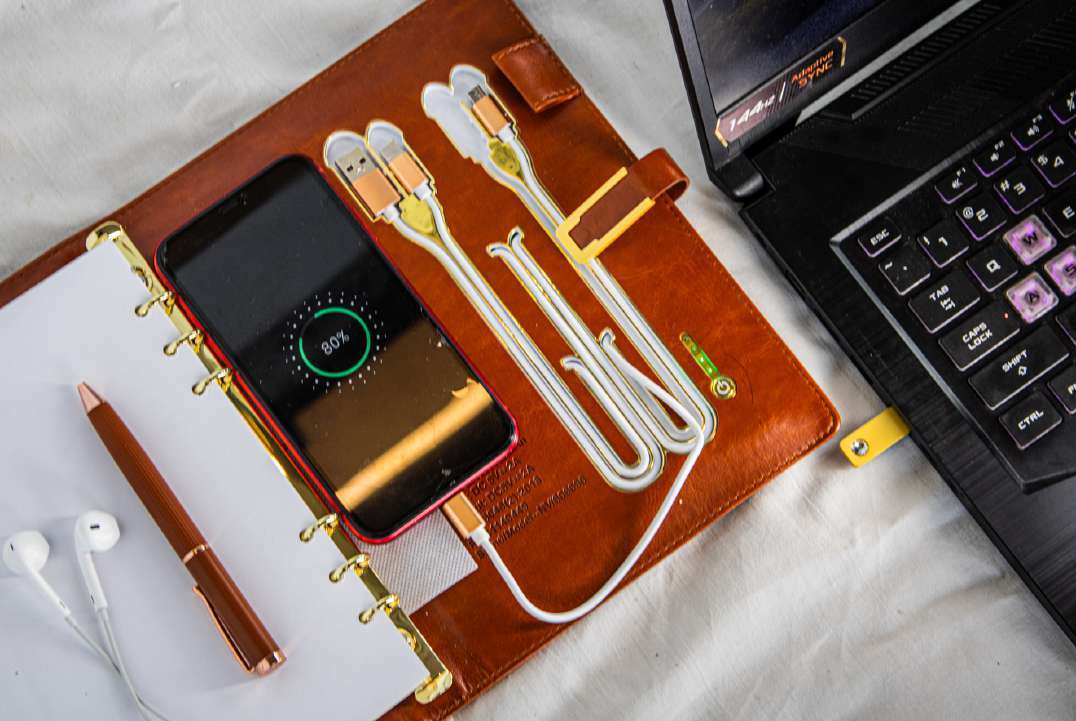 Smart Diary - Gold Trimmings