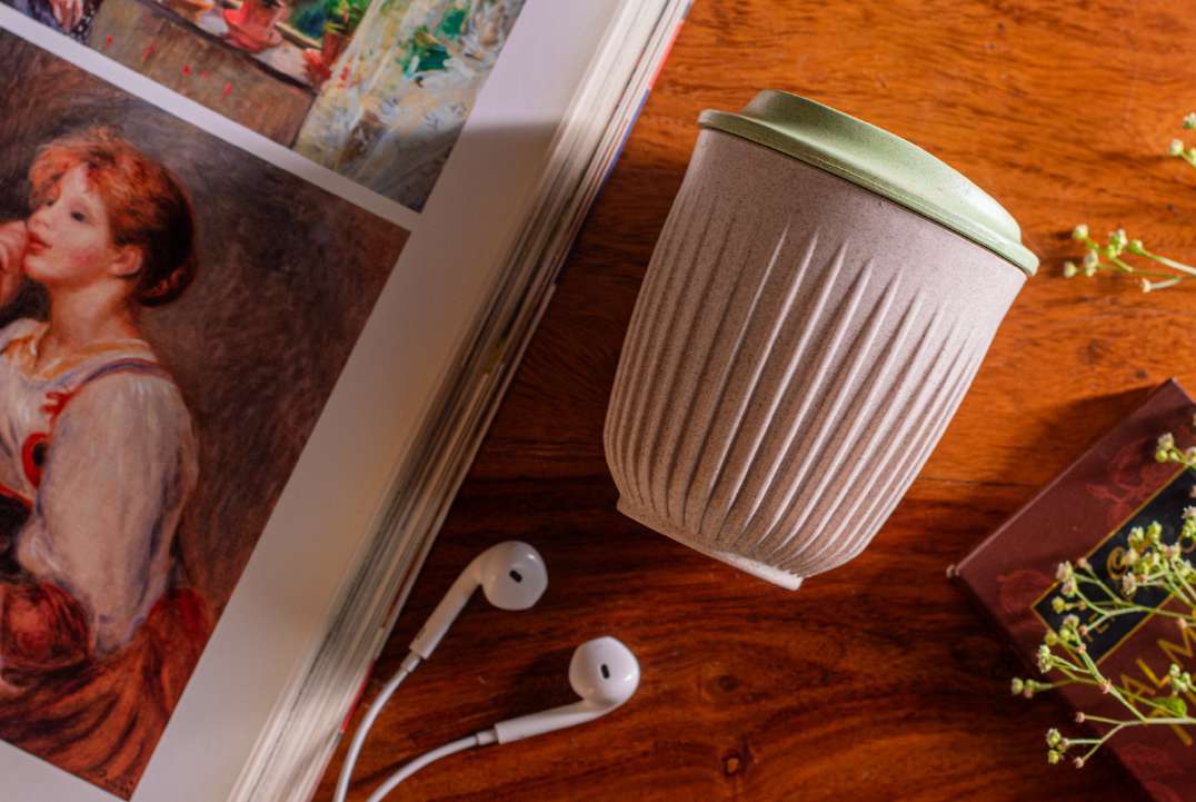 Ribbed Sipper Cup