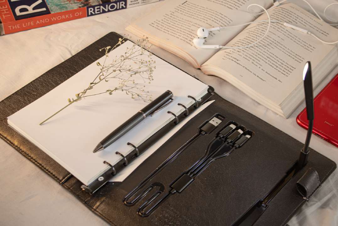 Smart Diary - Wireless & Wired Charging